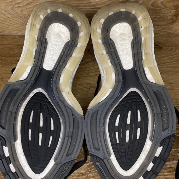 Adidas Ultraboost 21 - Men’s Size 9 - Picture 7 of 9